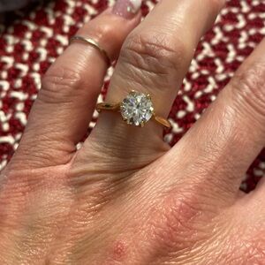 CUSTOM MADE 1.5 Carat in 14 Karat yellow solid gold. “Tulip Setting”🌷NEW-NWOT